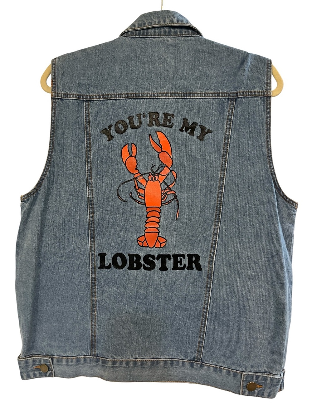 FRIENDS DENIM VEST WITH GRAPHIC PRINT BACK BLU BLK RED SIZE M NEW WITH TAGS